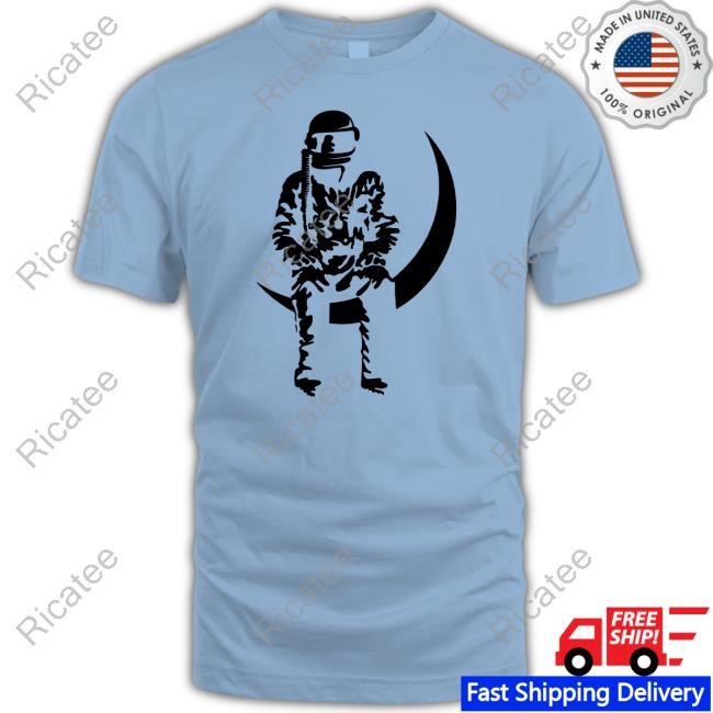 Tothestars.Media Moon Man Ocean Blue T-Shirts